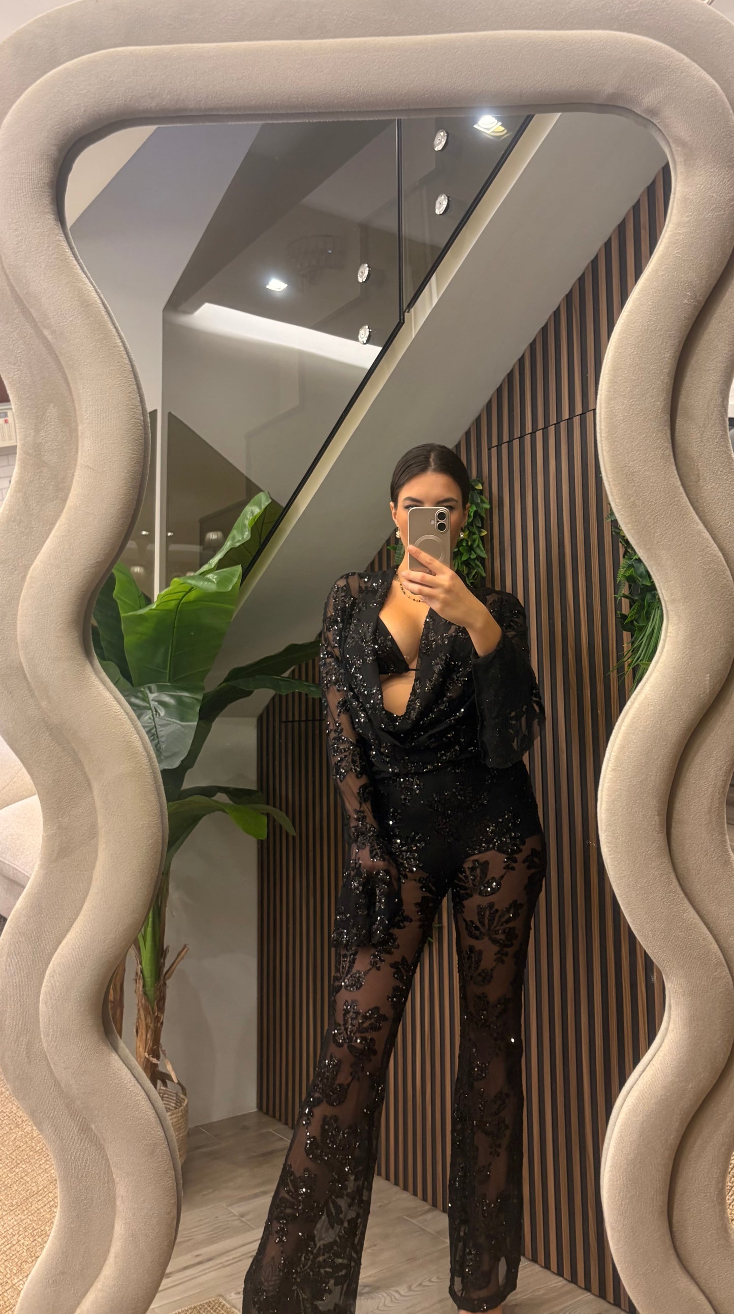 Completo “Black Shine Elegance” – Set in Tulle Ricamato con Paillettes