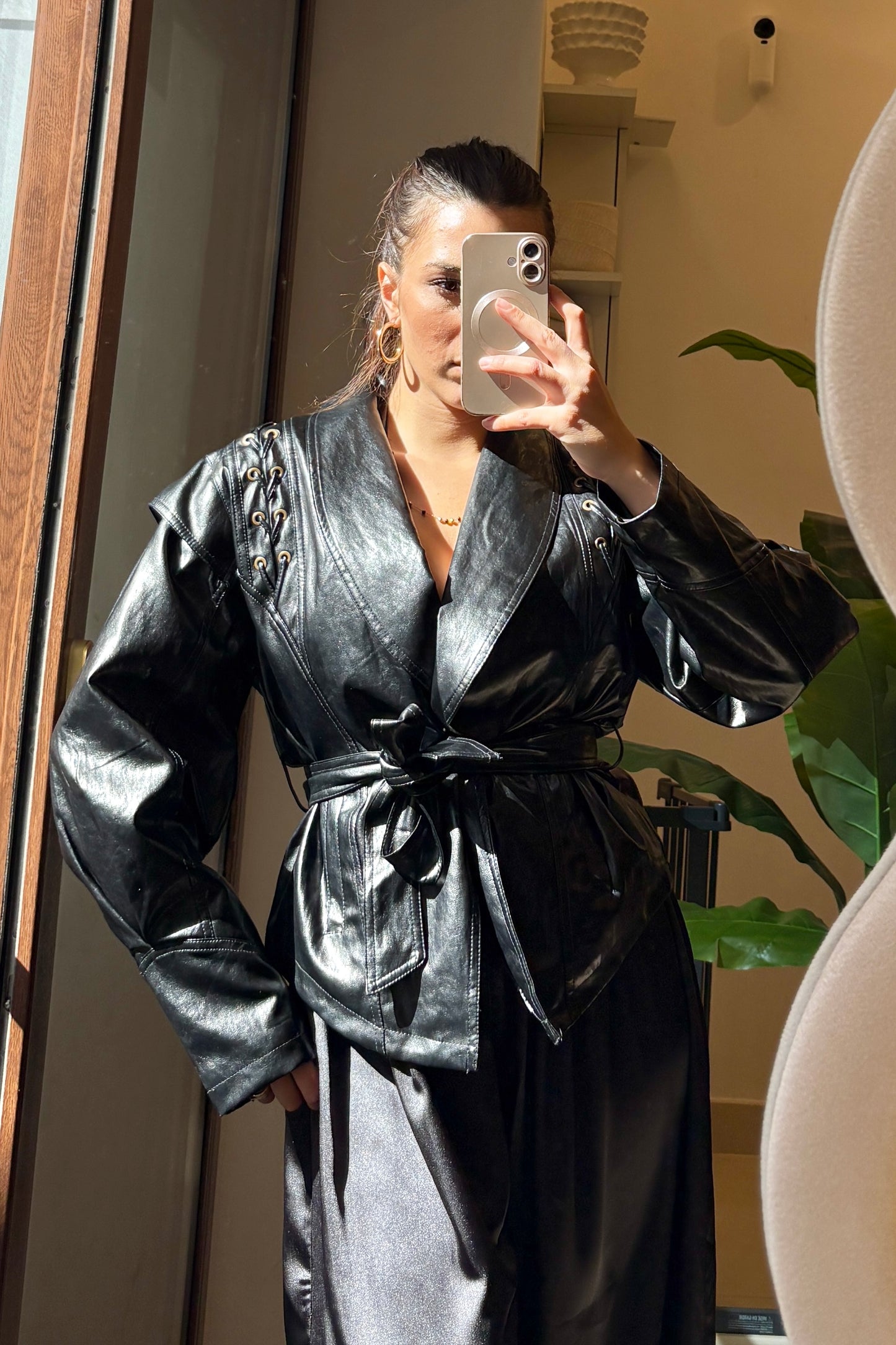 Giacca Effetto Pelle – Lace & Belt Edition