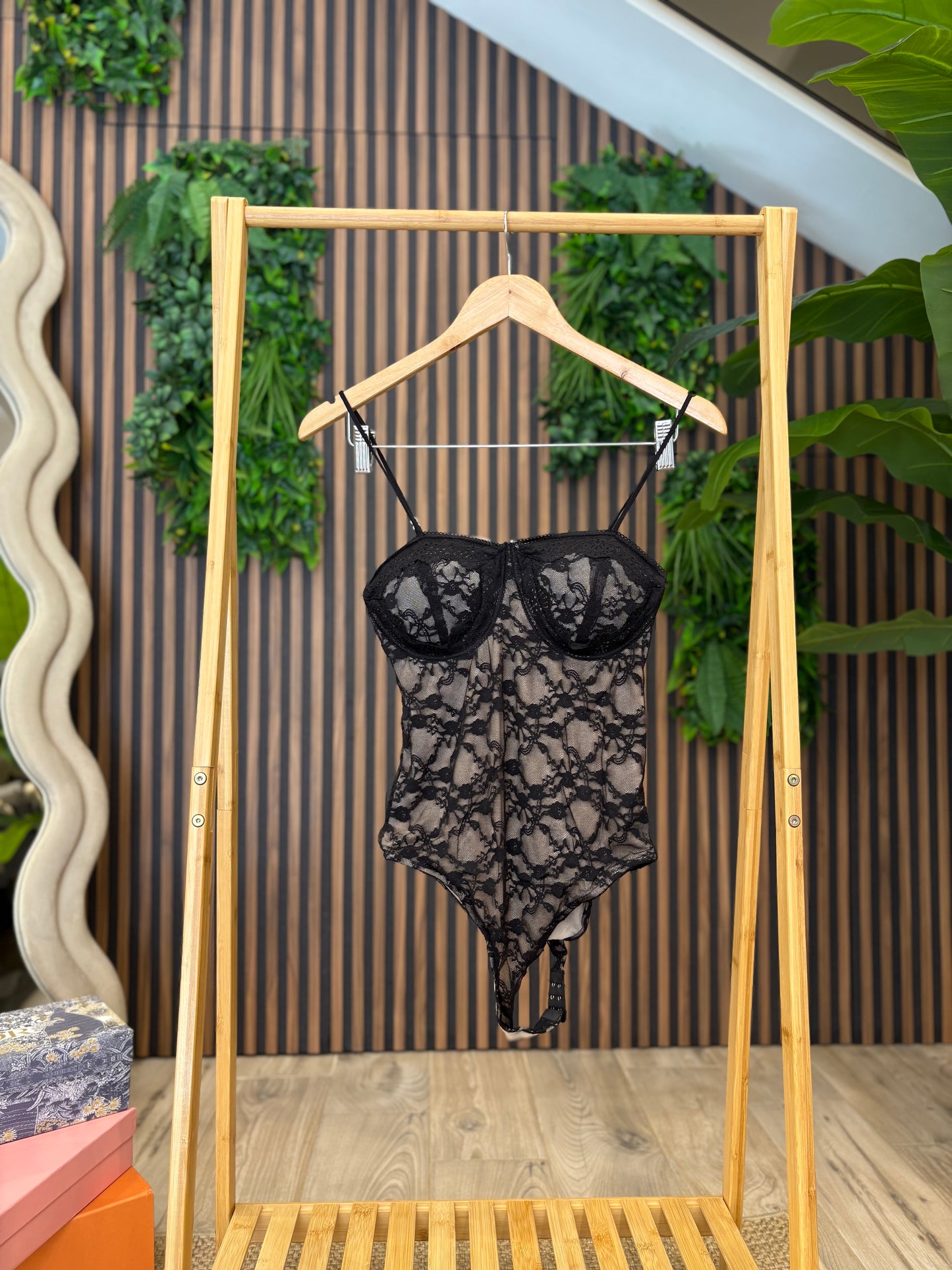 ✨ Body “Lace Sensation” – Body in Pizzo con Coppe Strutturate