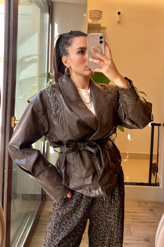 Giacca Effetto Pelle – Lace & Belt Edition