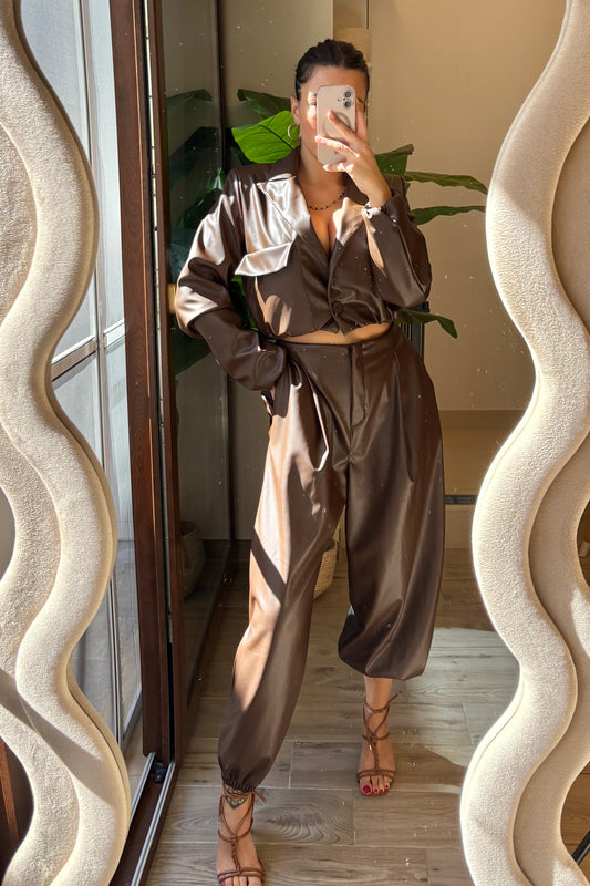 Completo Effetto Pelle – Bold & Glam