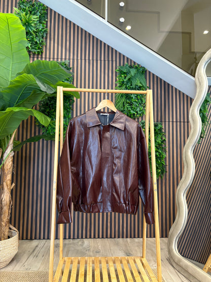 Giacca “Urban Leather” – Bomber in Ecopelle con Colletto Classico