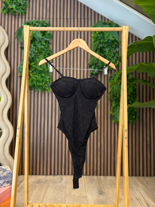 ✨ Body “Lace Sensation” – Body in Pizzo con Coppe Strutturate